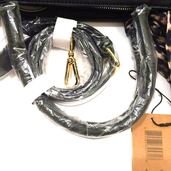 Steve Madden Bjuno Black Bag With Cheetah Scarf NWT - Picture 6 of 9